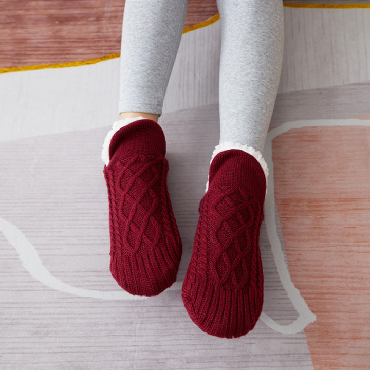 50% RABATT || PamperPuffs™️- Flauschige Pantoffelsocken mit V-Mund