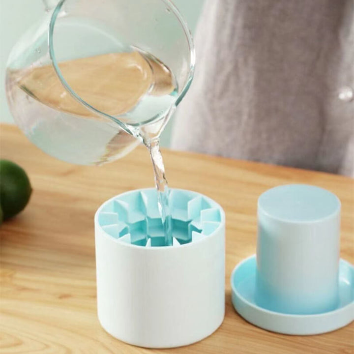 Freeze™ - Tragbarer Silikon-Eiswürfelform mit Deckel für perfekte Eiswürfel
