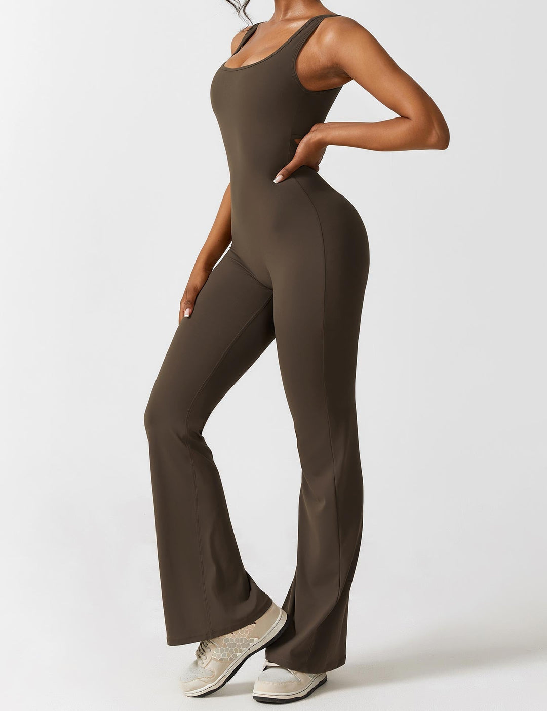 Paola™ Ausgestellter Jumpsuit mit V-Rücken