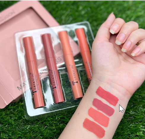 LuxeLip™ komfortabler und makelloser Lippenstift